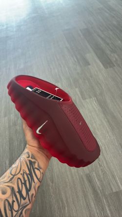 Nike mind red