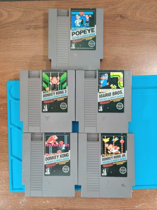 Vtg NES Black‑Box Lot With Light gun Included