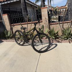 Mongoose Mountain Bike 26” – Great Condition