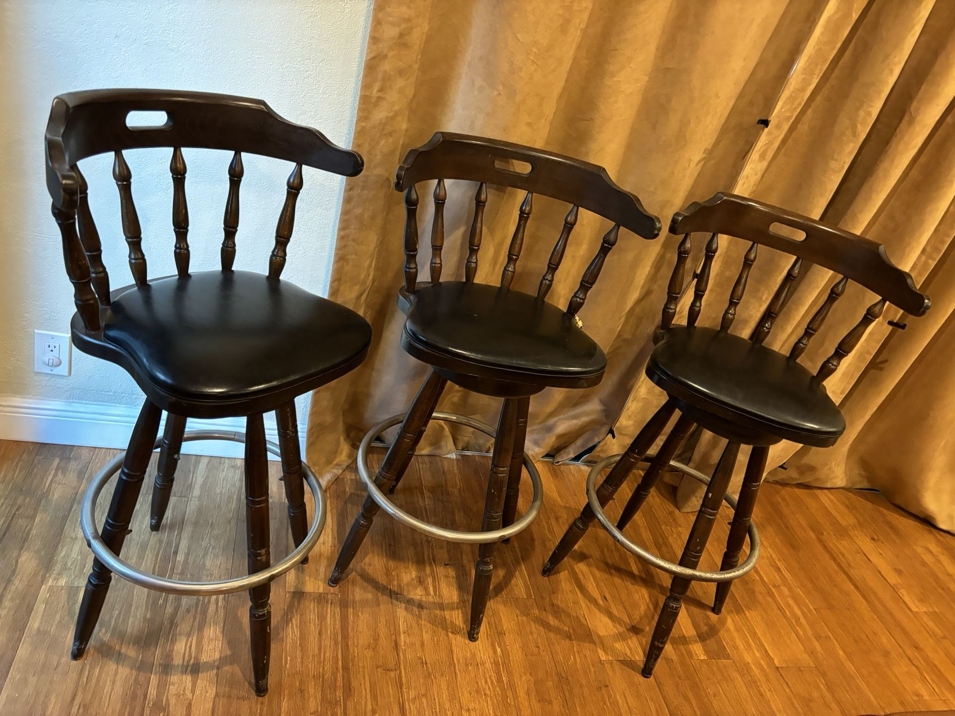 3 Bar Stools