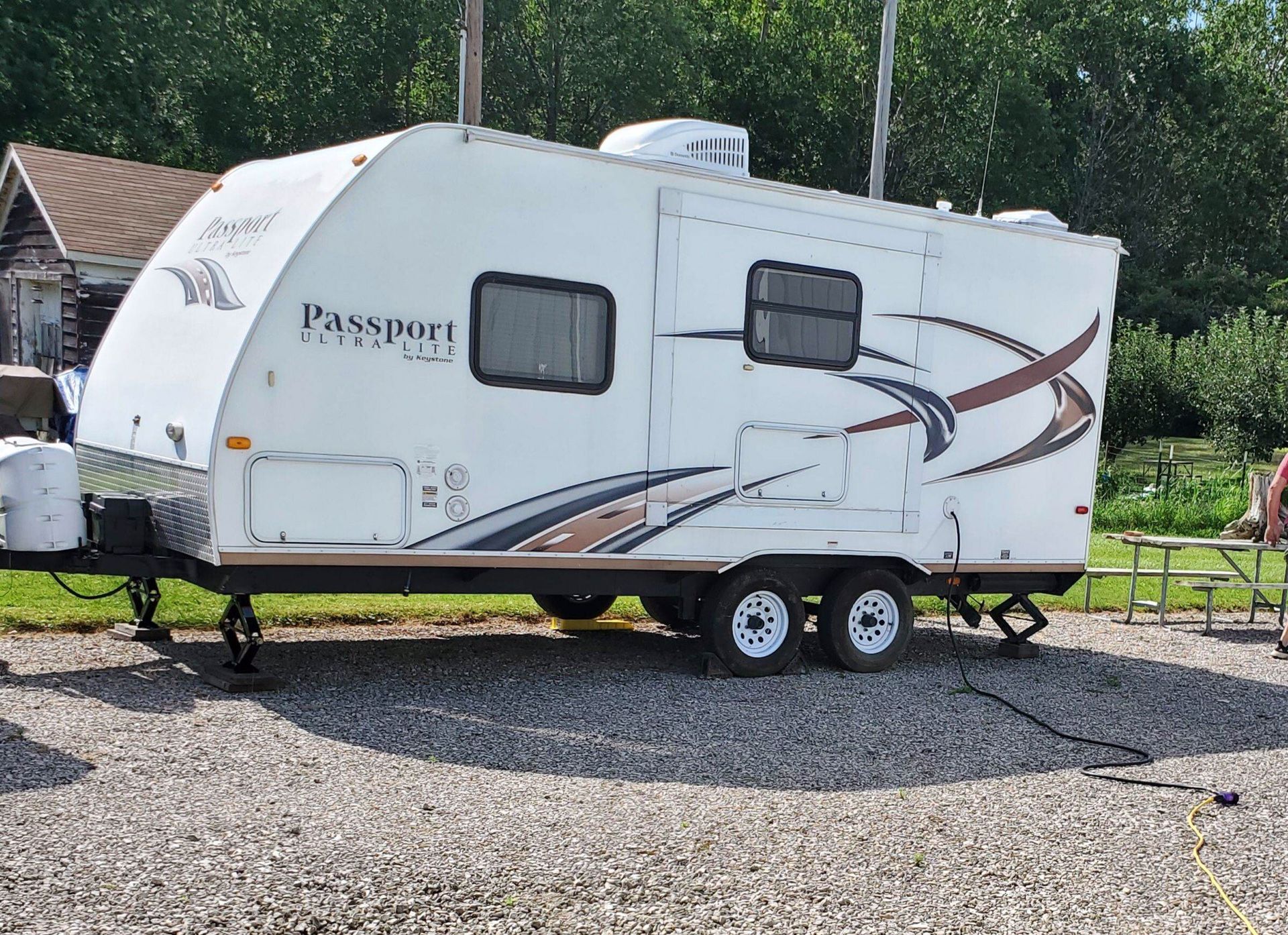 2013 Passport Ultra Lite 22’ Camper