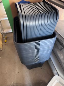 23- 20gal containers with lids