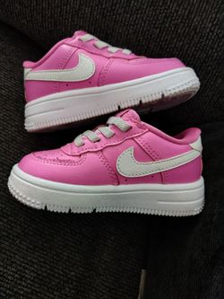 Nike toddler shoe size 6c