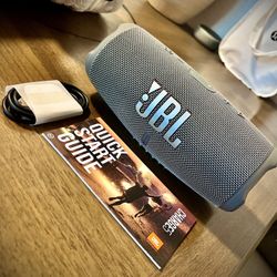JBL Charge 5 Waterproof Bluetooth Speaker – Like New, Grey 