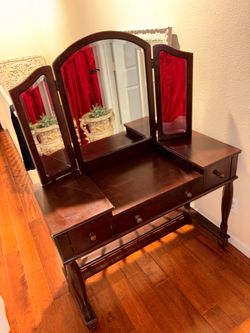 Makeup Vanity