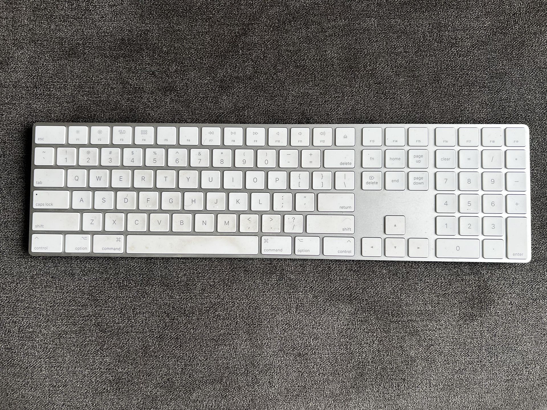 Apple Keyboard