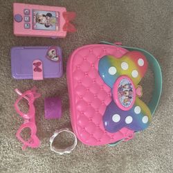 Minnie Mouse Purse With Accessories