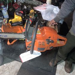 Husqvarna Chainsaw 24in