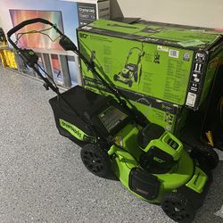 Green Works 80V Self Propelled Lawn Mower(cordless) With 4.0 Ah Battery And Charger In An Excellent Condition 