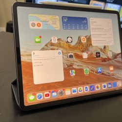 Pristine iPad Pro 12.9in 128gb WiFi