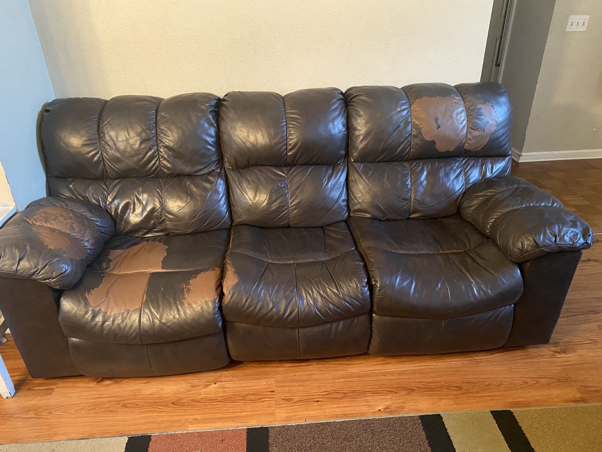 Free leather chairs in Suisun California