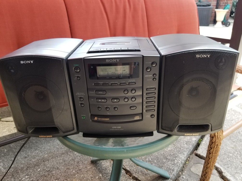 Sony CFD-616 Boombox CD AM/FM Radio