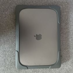 MacBook Pro 2022 + Apple Magic Mouse 
