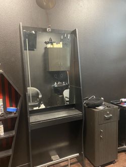 Salon Station