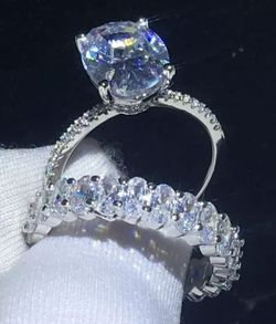 Wedding ring/engagement ring