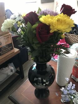 Vases Abalone Floral Inlayed On Black Vase 