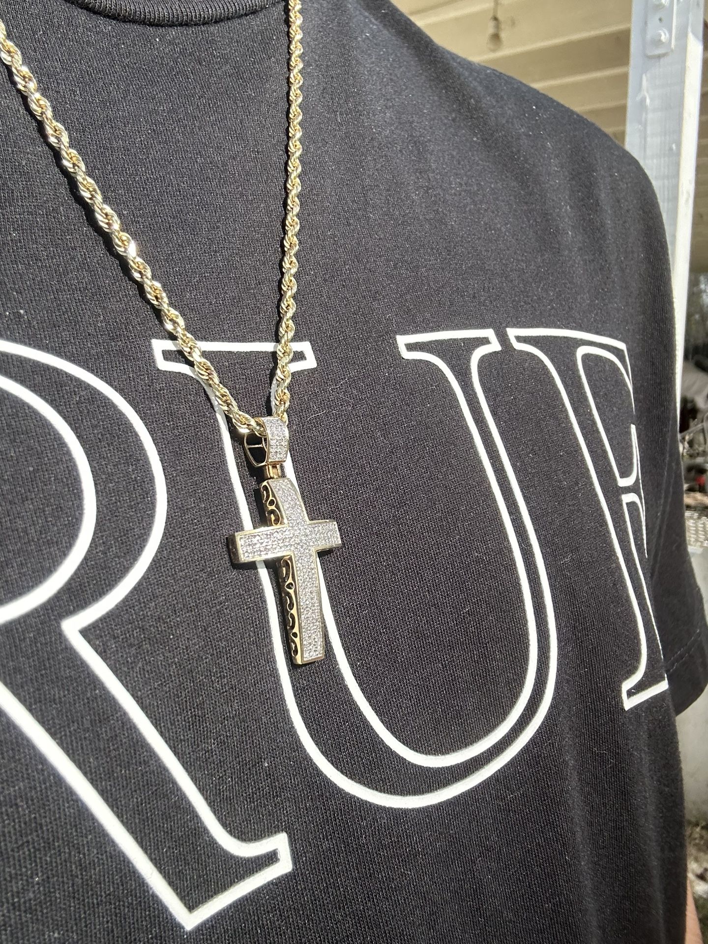 Men’s natural diamond cross pendant 1/2 ct tw Round cut 10k yellow gold and 14k chain