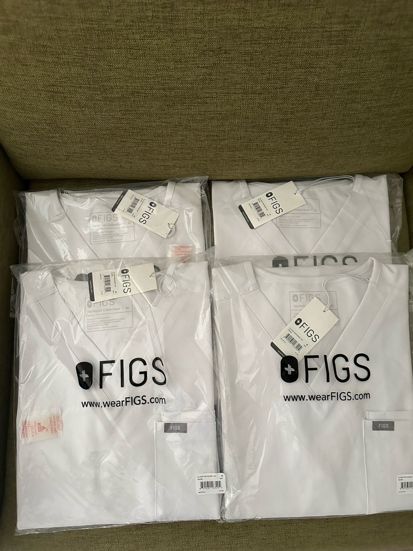 4 Figs Men White Scrubs (Medium)