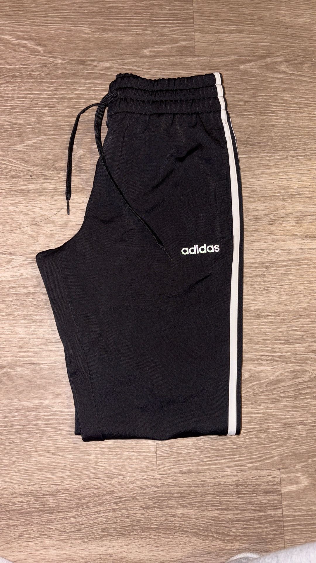Adidas Woman joggers size small