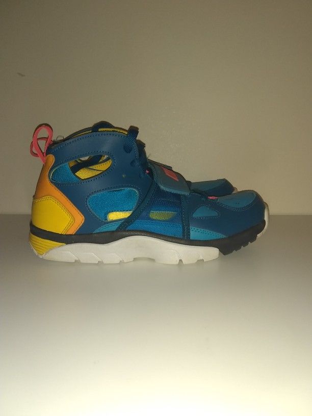 Nike air trainer hurache green abyss/blue lagoon. Size 5.5 kids