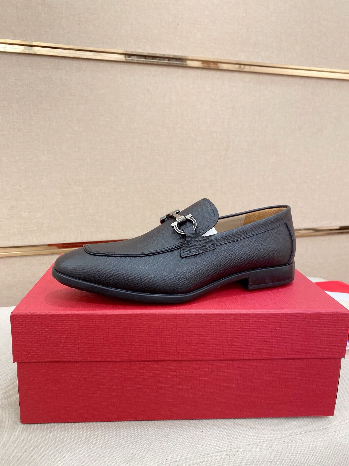 Ferragamo Men’s Leather Shoes With Box New