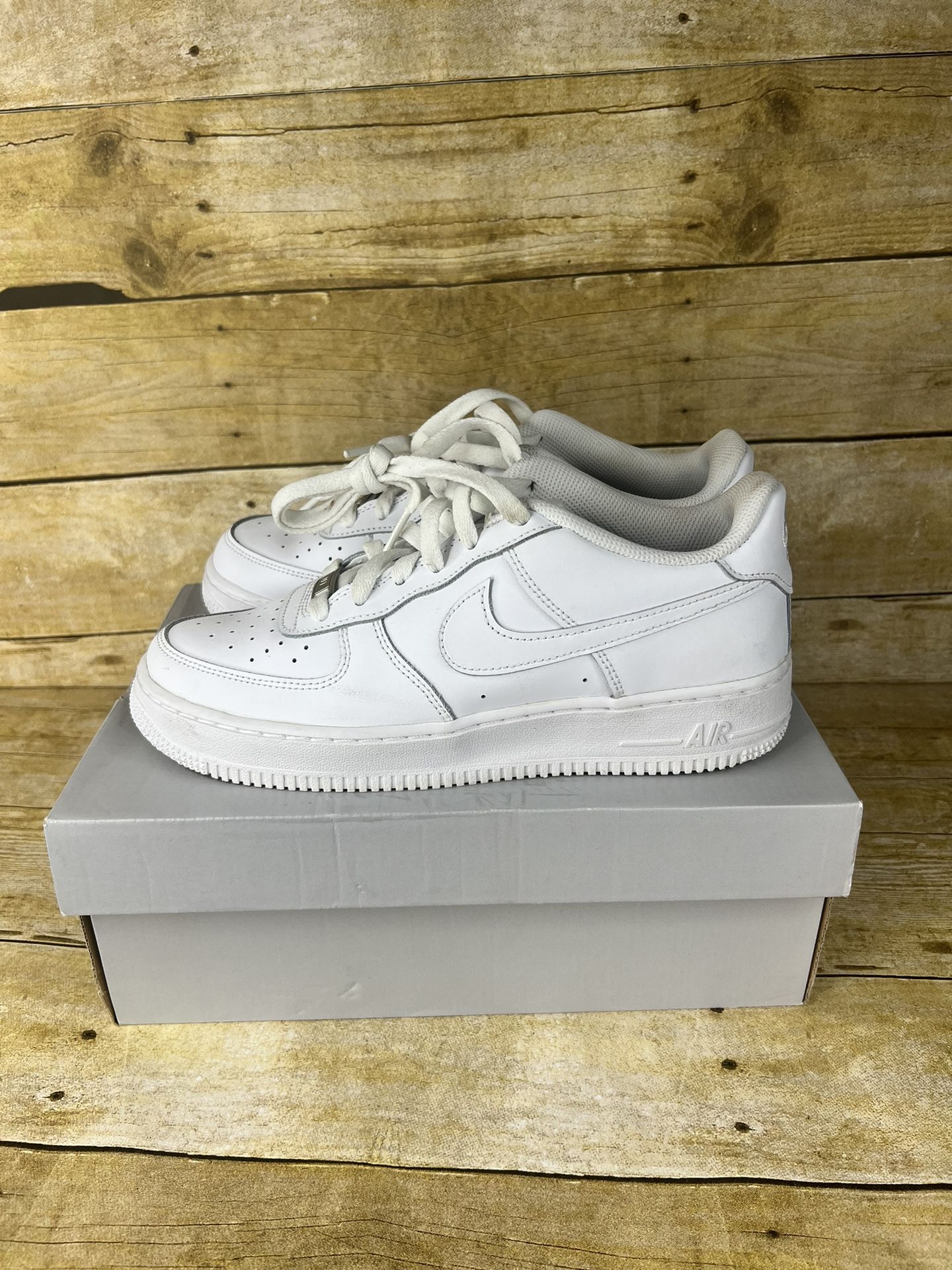 Nike Air Force 1 Low LE Womens Size 8.5 White Athletic Shoes Sneakers DH2920-111