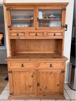 Two piece hutch