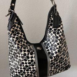  Coach Chelsea Heritage Signature Shoulder Bag.