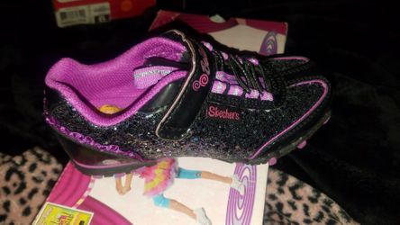 Black skechers