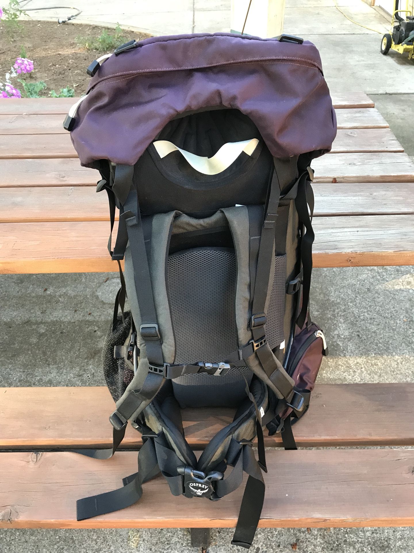 Osprey women s luna 75 Backpacking Backpack very gently used Medium Size for Sale in Portland OR OfferUp