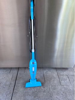 Lightweight vacuum cleaner