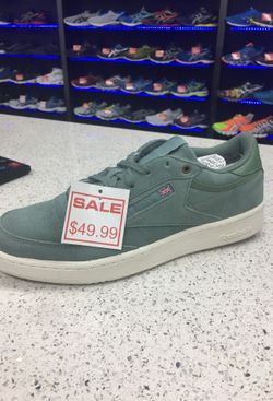 Reebok men’s classic 8.5, 10,10.5,11,11.5,12 left