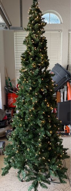 Pre-Lit Artificial Christmas Tree