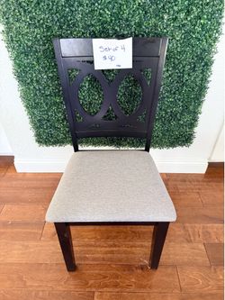 Set of 4 dining chairs
