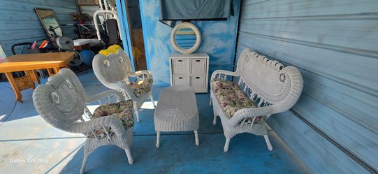 White Victorian Style Wicker Rocker Rattan Set For 4 People/6pc Used Beautiful