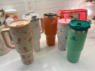 Name brand cups Stanley, corkcicle