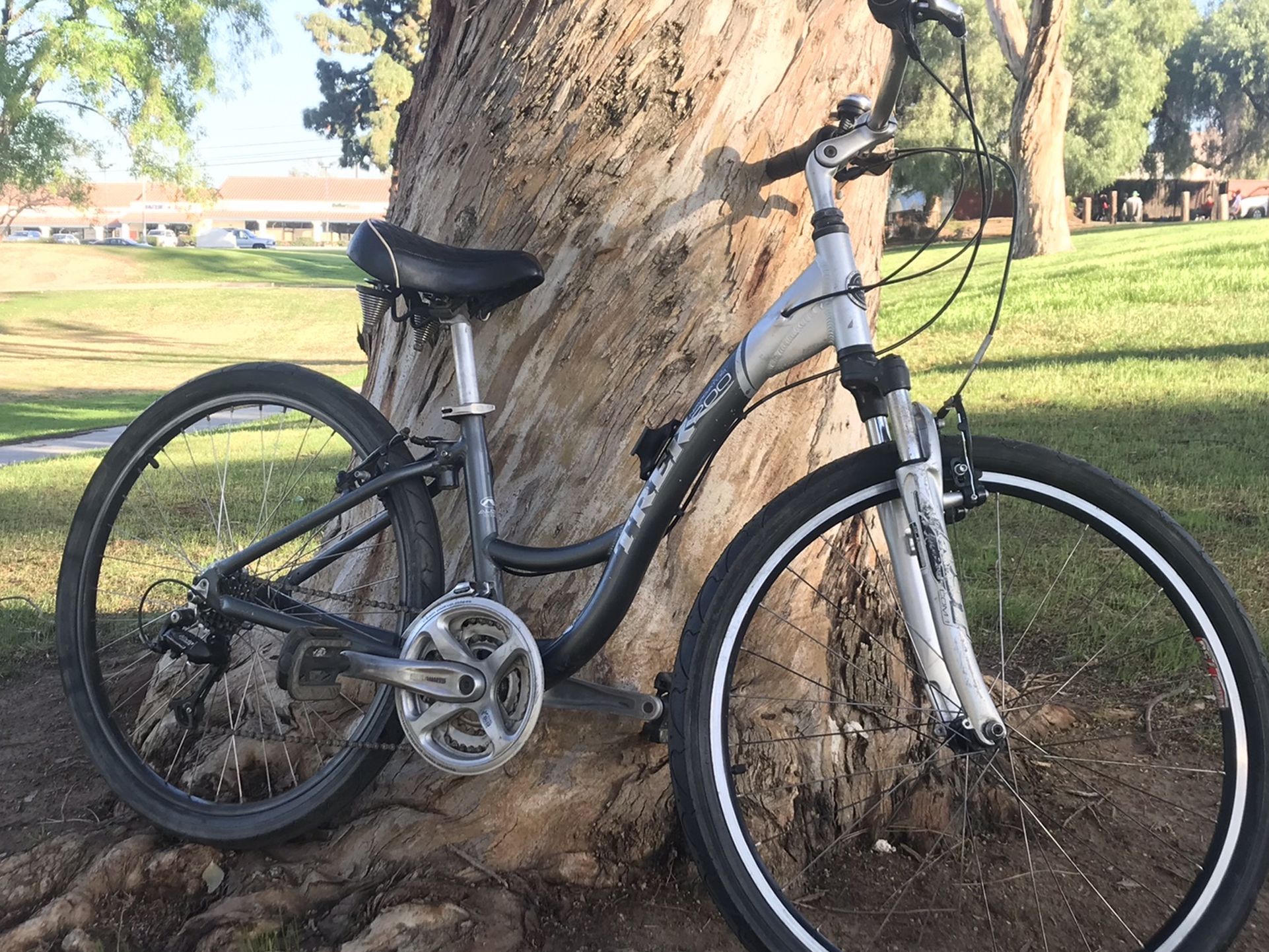 Trek Navigator 200, hybrid-trail/ road bike.