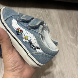 Size 7 Vans Girl Shoes (toddler)