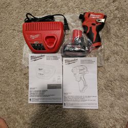 New  combo kit Milwaukee  12 V brushless. 