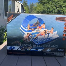 Island Floating Over 12ft 