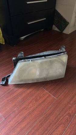 1999 Toyota Avalon left headlight