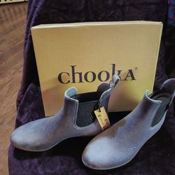NIB..  CHOOKA ..      Viven Velvet Chelsea Ankle Boots