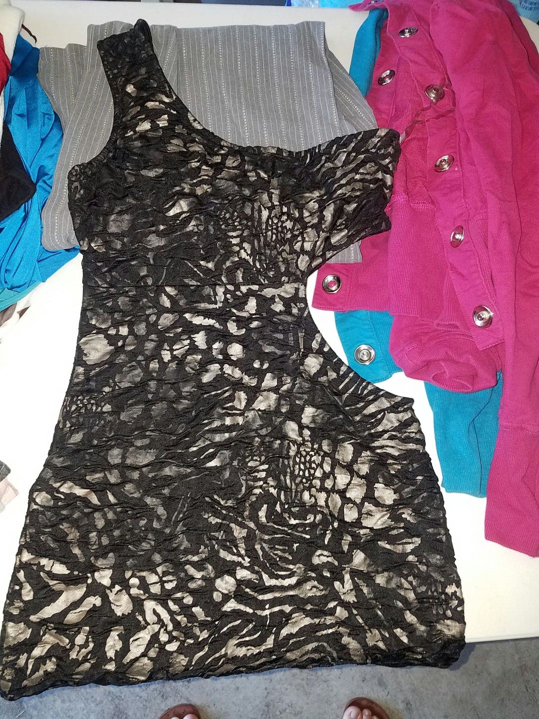 dresses/shorts/shirts/pants