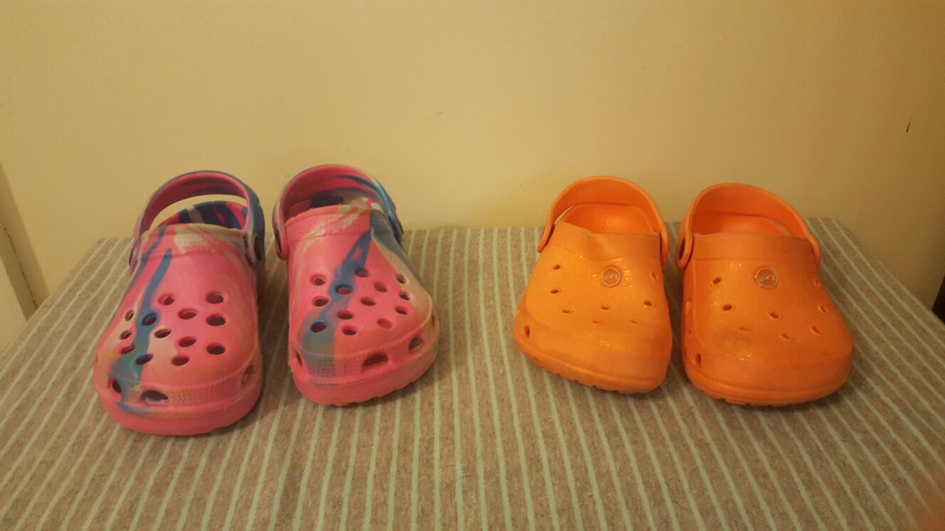 Girls crocs