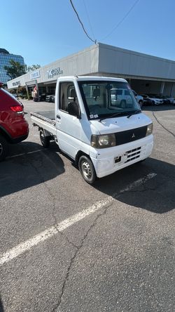 2000 Mitsubishi mini truck