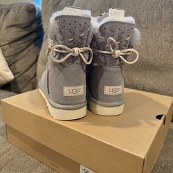 Purple Ugg Boots - Size 10 - never worn