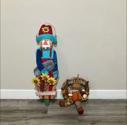 2 Autumn / Fall scarecrow decorations for your outdoor