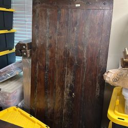 Dinner Table And Chairs 