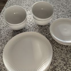 Over & Back Dinnerware Set