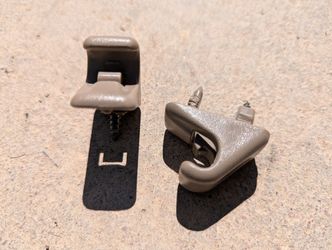 93-97 Toyota Corolla Geo Prizm Camry 96-02 4runner Rav4 Sun Visor Clip Tan